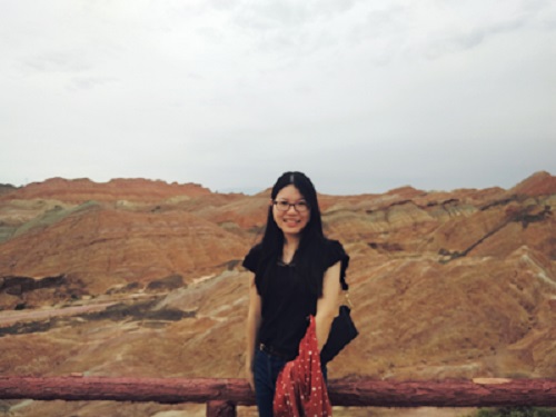 石油工程学院 吴嘉仪 生活照.jpg