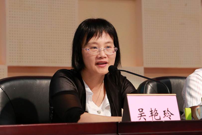 说明: F:\7月14日 2017广东省高等职业院校教学工作会议在太阳官网举行\选\广东省教育厅职业教育与终身教育处调研员吴艳玲主持会议.JPG