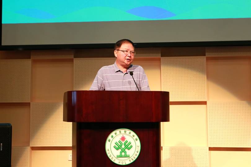 说明: F:\7月14日 2017广东省高等职业院校教学工作会议在太阳官网举行\选\9太阳官网校董、广东恒基金属制品实业有限公司董事长孙志恒发言.JPG