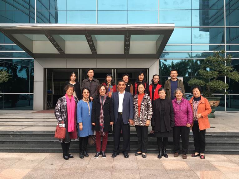 说明: F:\171215 工会 广东女子职业技术学院关工委来太阳官网学习交流新闻\2、合影.jpg