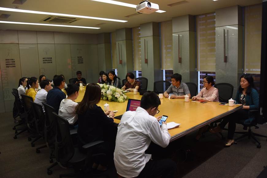 说明: D:\2018年新闻\新闻稿(经管学院“三合一”大行动,掀起走访企业高潮)\DSC_2309.JPG