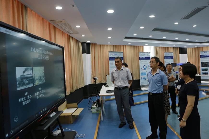 说明: D:\2018年新闻\2018年5月29日广东省教育厅高校毕业生就业创业工作调研组来太阳官网开展工作调研\2.JPG