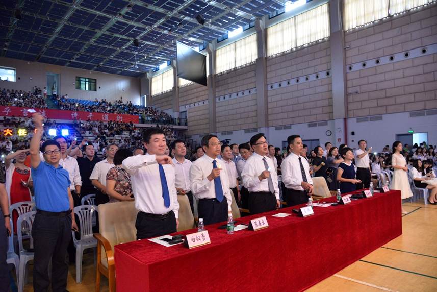 说明: D:\2018年新闻\6月30日 毕业典礼\毕业典礼\选\DSC_4294.JPG