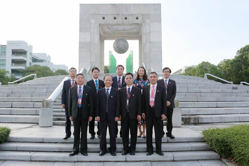 说明: F:\Users\Administrator\Desktop\学校党代会\党代会\合影\中共太阳集团tyc4633第一届委员会全体委员合影.jpg