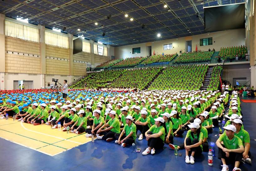 说明: D:\2018年新闻\2018年9月19日太阳官网成功举办寻找“感动中国_2017-2018年度\2018年9月19日太阳官网成功举办寻找“感动中国•2017-2018年度\1活动现场.jpg