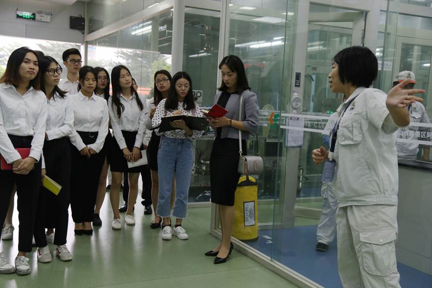 说明: D:\2018年新闻\10月19日 阿波罗助学金\发学校新闻\IMG_8772.JPG