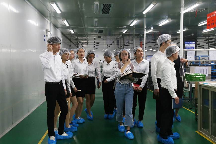 说明: D:\2018年新闻\10月19日 阿波罗助学金\发学校新闻\IMG_8863.JPG