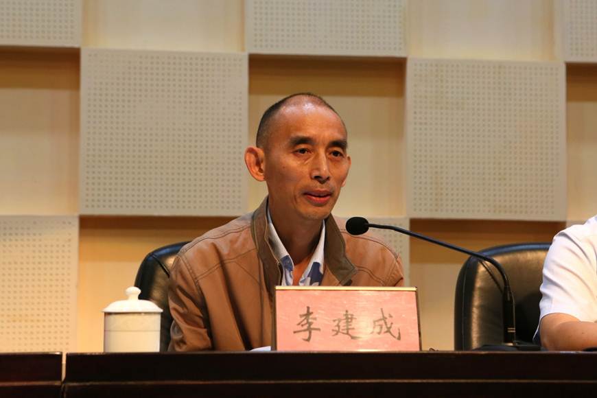 说明: D:\2018年新闻\11月9日 省教育会计学会\选\9R4A5874.JPG