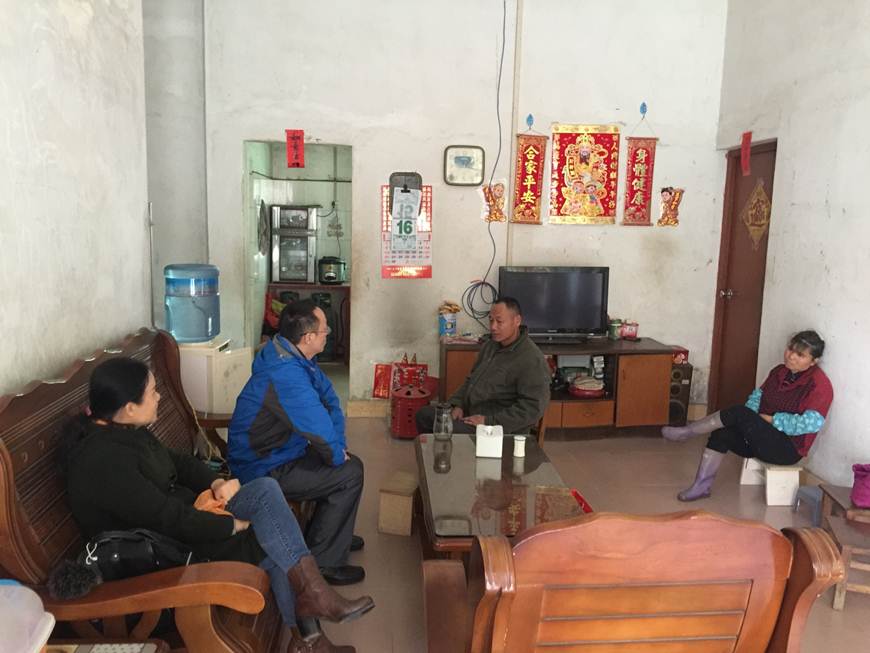 说明: D:\2019年新闻\情系学生 爱在家访——记人文学院寒假家访活动\配图\02.jpg