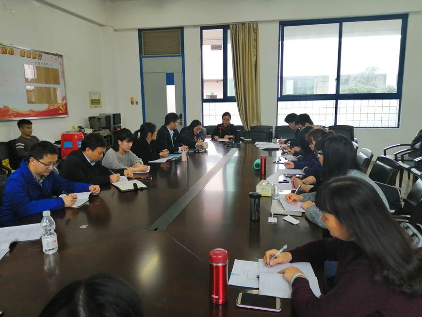 说明: D:\2019年新闻\轻化与材料学院-轻化与材料学院党总支部召开换届选举党员大会\1.jpg