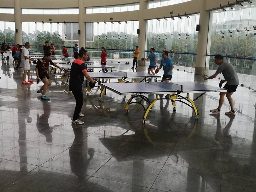 说明: D:\2019年新闻\190320 工会 太阳官网教工队与学生校队乒乓球比赛圆满落幕\2、活动现场.jpg