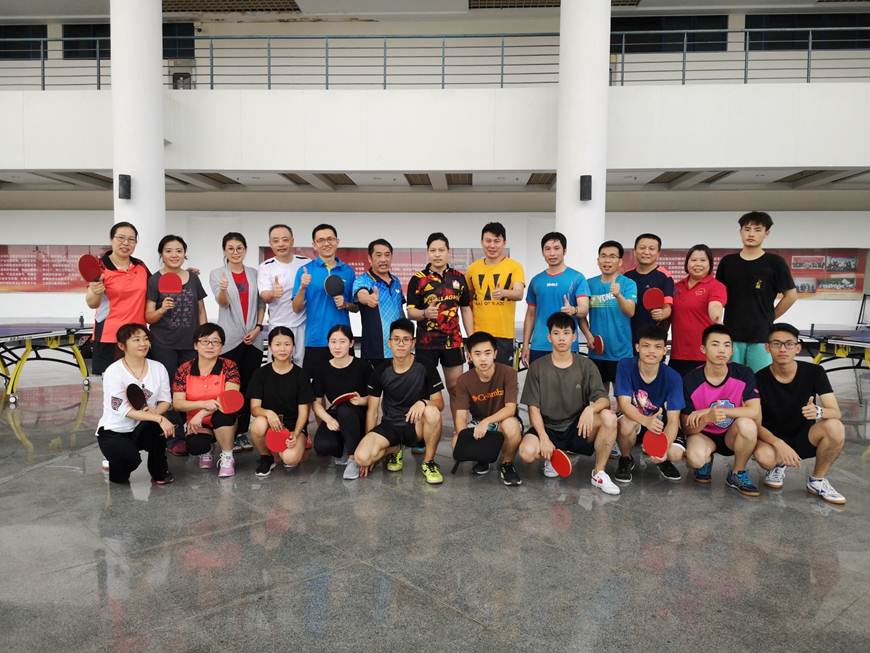 说明: D:\2019年新闻\190320 工会 太阳官网教工队与学生校队乒乓球比赛圆满落幕\1、活动现场.jpg