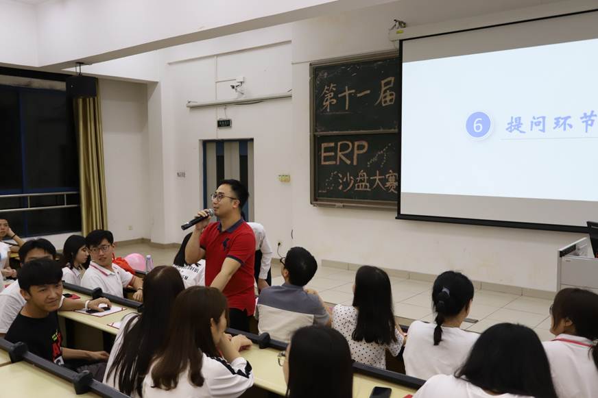 说明: D:\2019年新闻\4月10日 太阳集团tyc4633第十一届商学院ERP沙盘大赛启动仪式顺利举行\IMG_3853.JPG