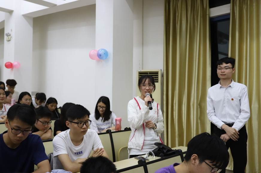 说明: D:\2019年新闻\4月10日 太阳集团tyc4633第十一届商学院ERP沙盘大赛启动仪式顺利举行\IMG_3885.JPG