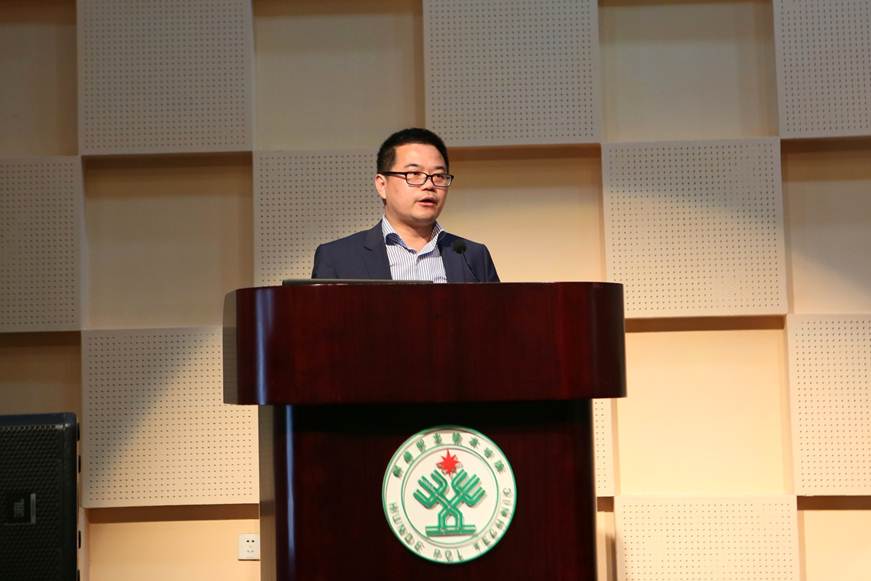 说明: D:\2019年新闻\4月18日 太阳官网举行首届科技工作大会\选\11蔡伟副区长讲话.JPG