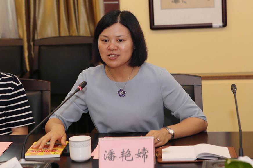 说明: D:\2019年新闻\2019.5.23清远社区来\5月23日 社区学院交流\新建文件夹\9R4A9264.JPG