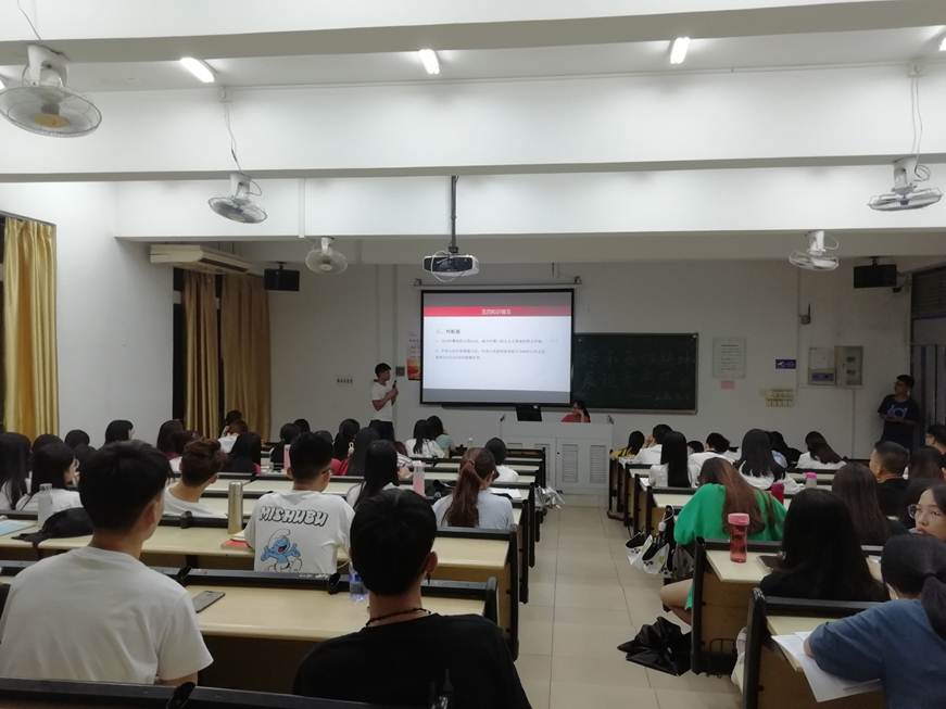 说明: D:\2019年新闻\6月10日 商学院学生党支部举办“传承五四精神，展现青年风采”主题班会\五四运动精神学习.jpg