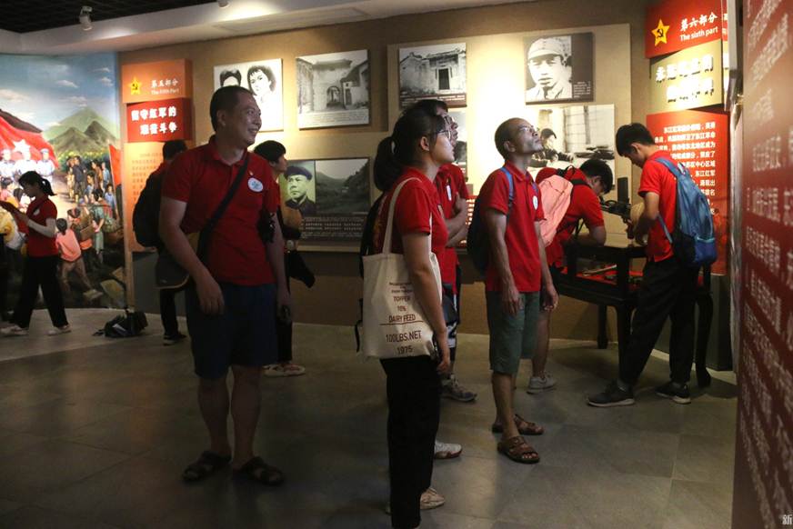 说明: F:\Users\Administrator\Desktop\培根铸魂实践团新闻报道2\培根铸魂实践团新闻报道\照片\红色研学3.JPG