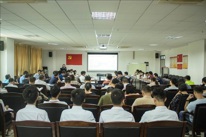 说明: D:\2019年新闻\智能制造学院动员部署会新闻报道\动员部署会现场.jpg