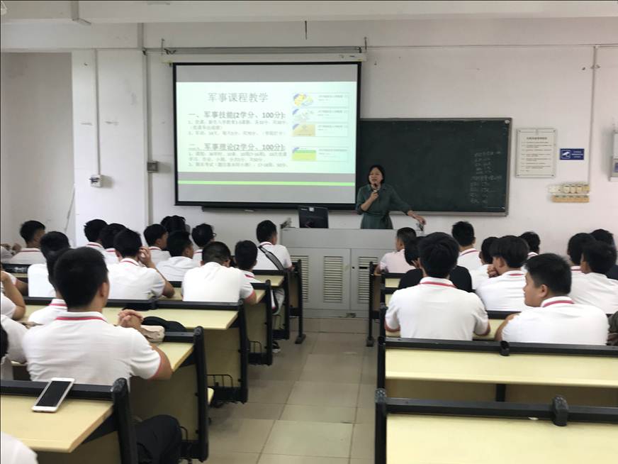 说明: D:\2019年新闻\智能制造学院加强专业学院学生思想政治教育\专业学院学生主题教育(梁銶琚职业技术学校).jpg