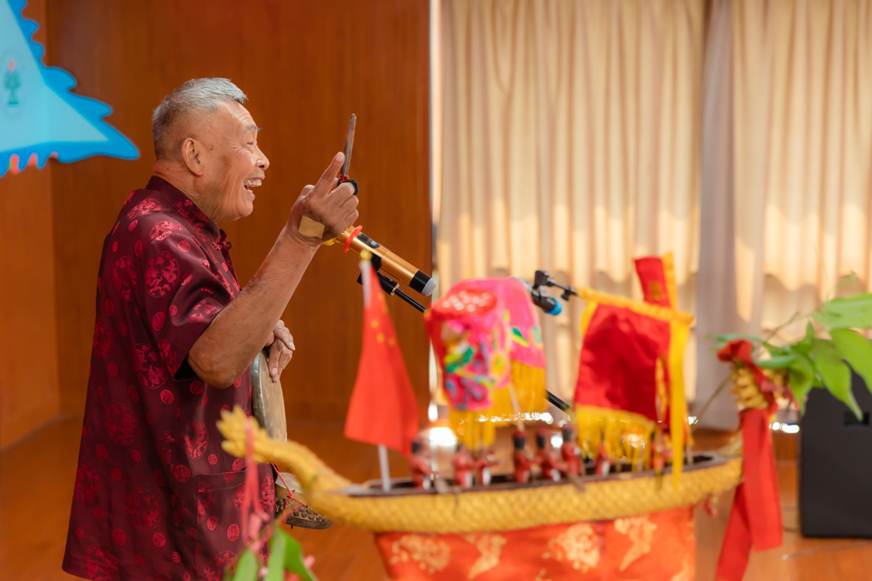 说明: D:\2019年新闻\龙舟说唱新闻稿\YHX_7636.jpg