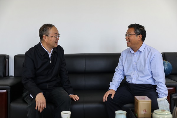 2fdb3ada3c234938867cc20df24619c6.jpg 20201020_陈书记看望院士_孟禹豪摄 (6).jpg