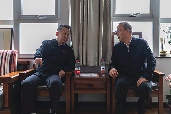 bd66b0663c3a4c6aa3f5387f6a64095e.jpg 20201020_陈书记看望院士_孟禹豪摄 (5).jpg